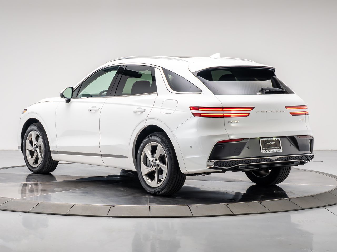 2026 Genesis GV70 2.5T Advanced photo 2