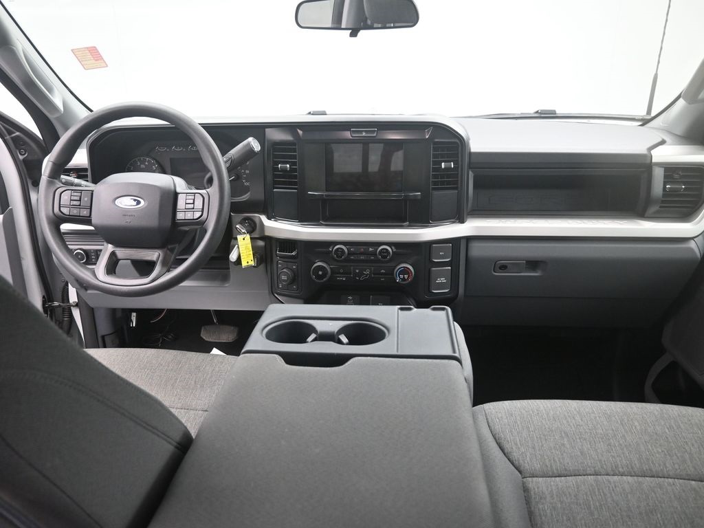 2025 Ford F-250 photo 14