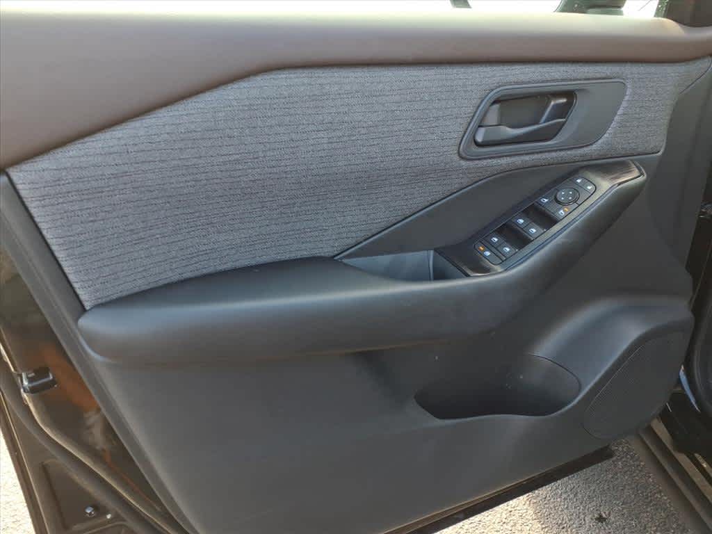 2023 Nissan Rogue S photo 10