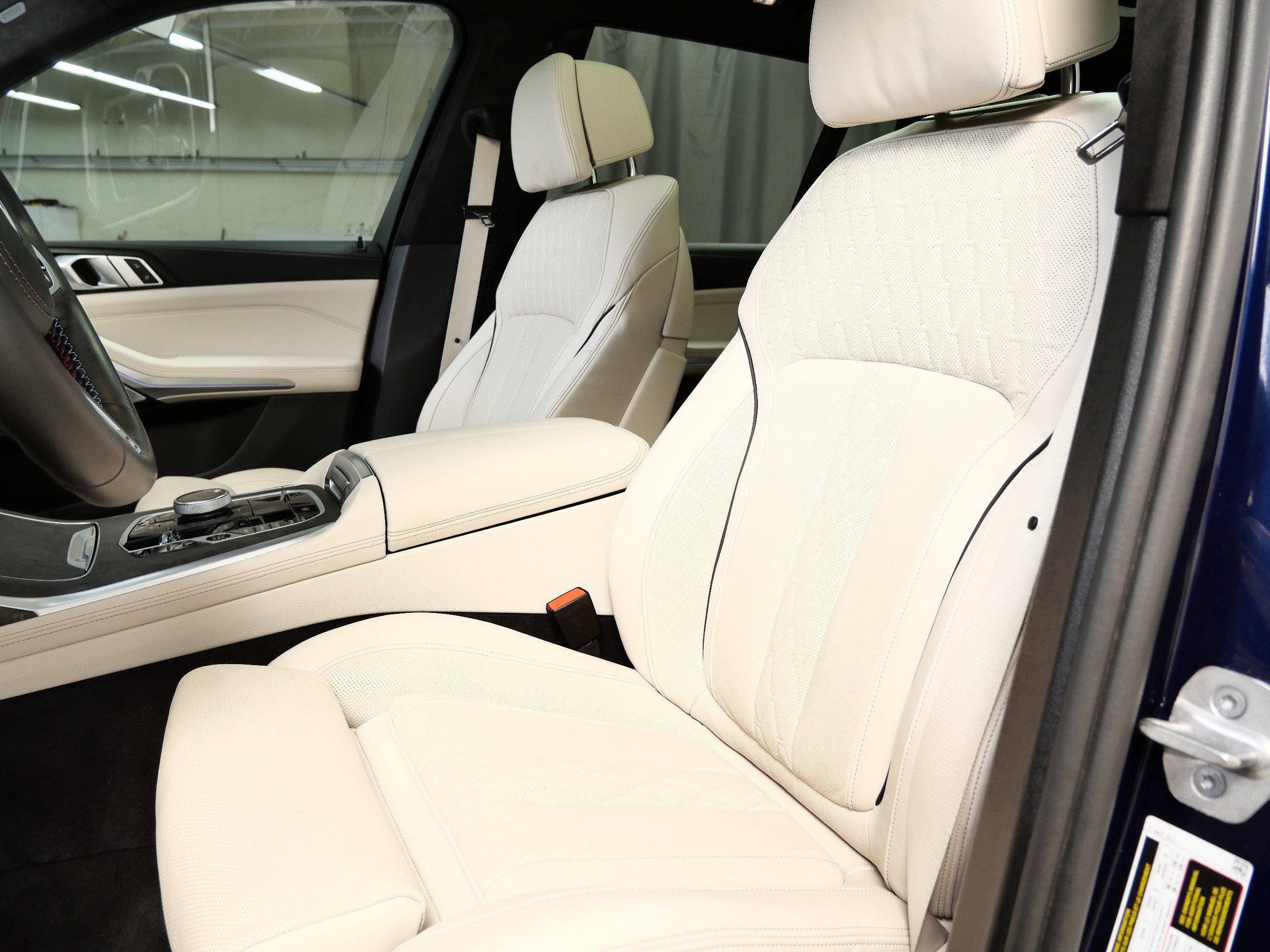 2024 Bmw X7 M60i photo 2