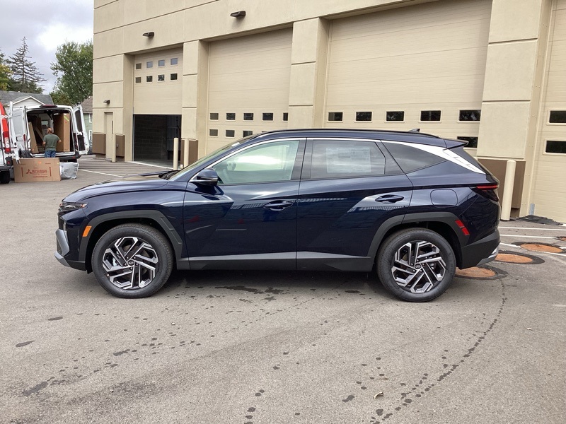 2025 Hyundai Tucson Hybrid Limited photo 3