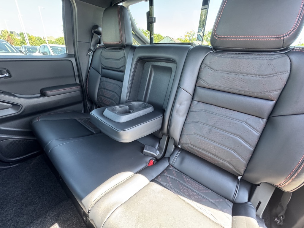 2025 Nissan Frontier PRO-4X photo 18