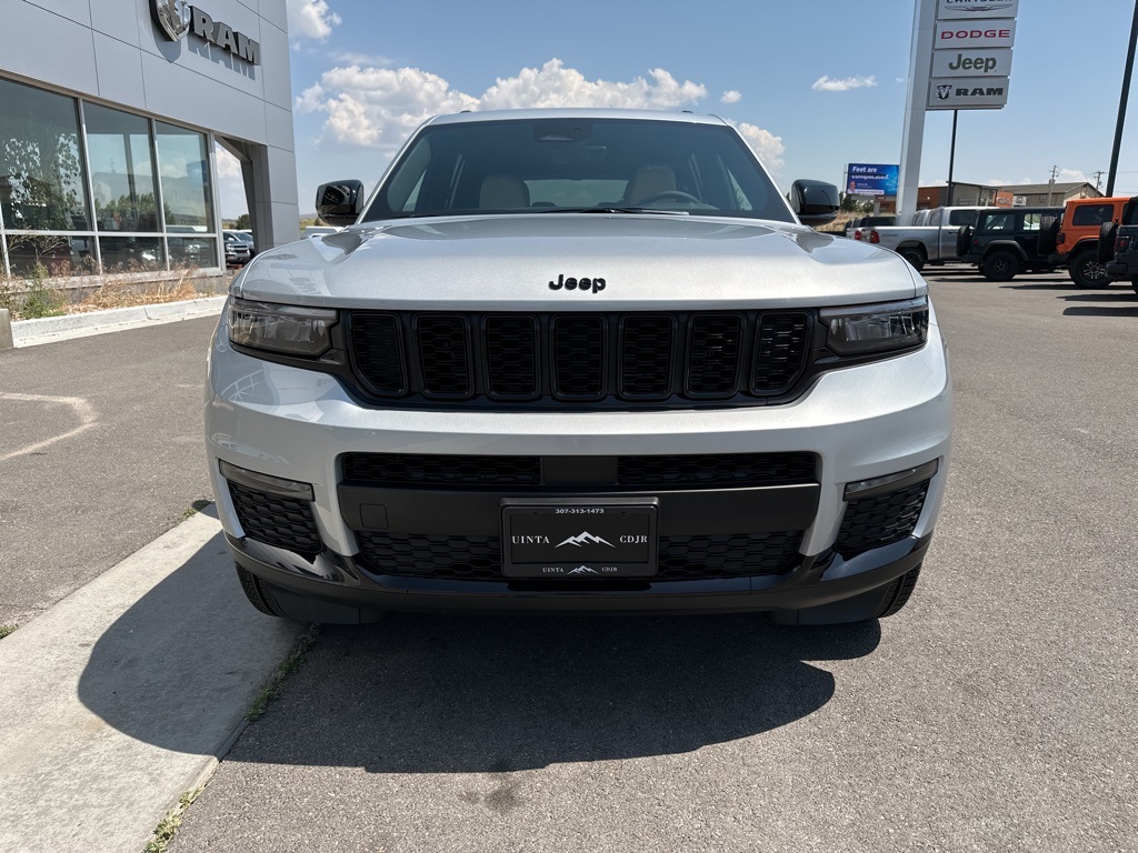 2025 Jeep Grand Cherokee Limited photo 5