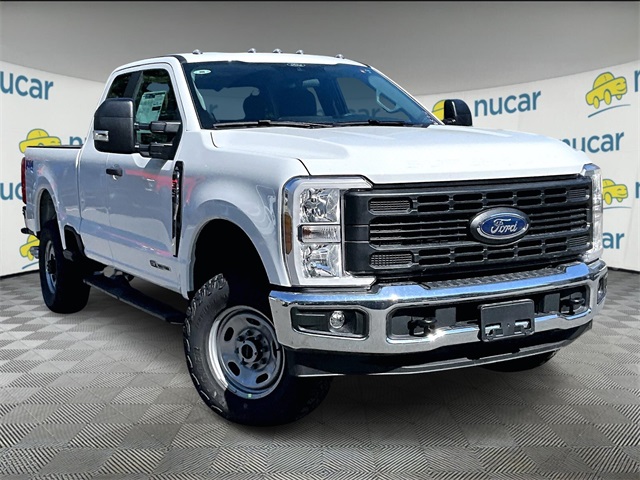 2026 Ford F-350 Super Duty XL's photo