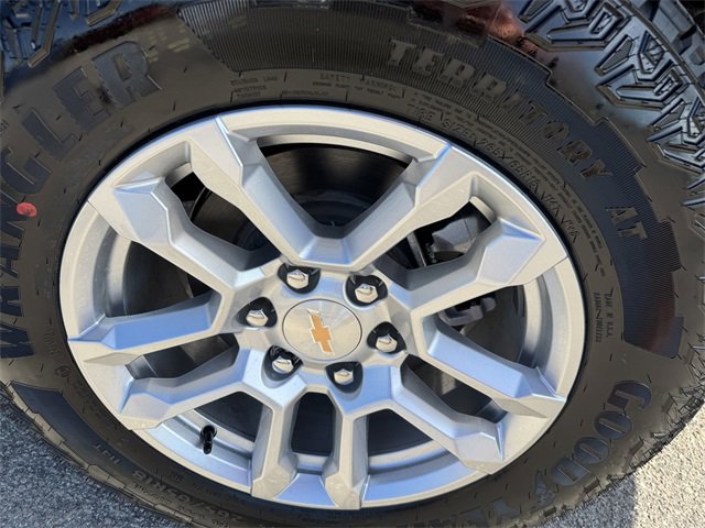 2025 Chevrolet Silverado 1500 LT photo 32