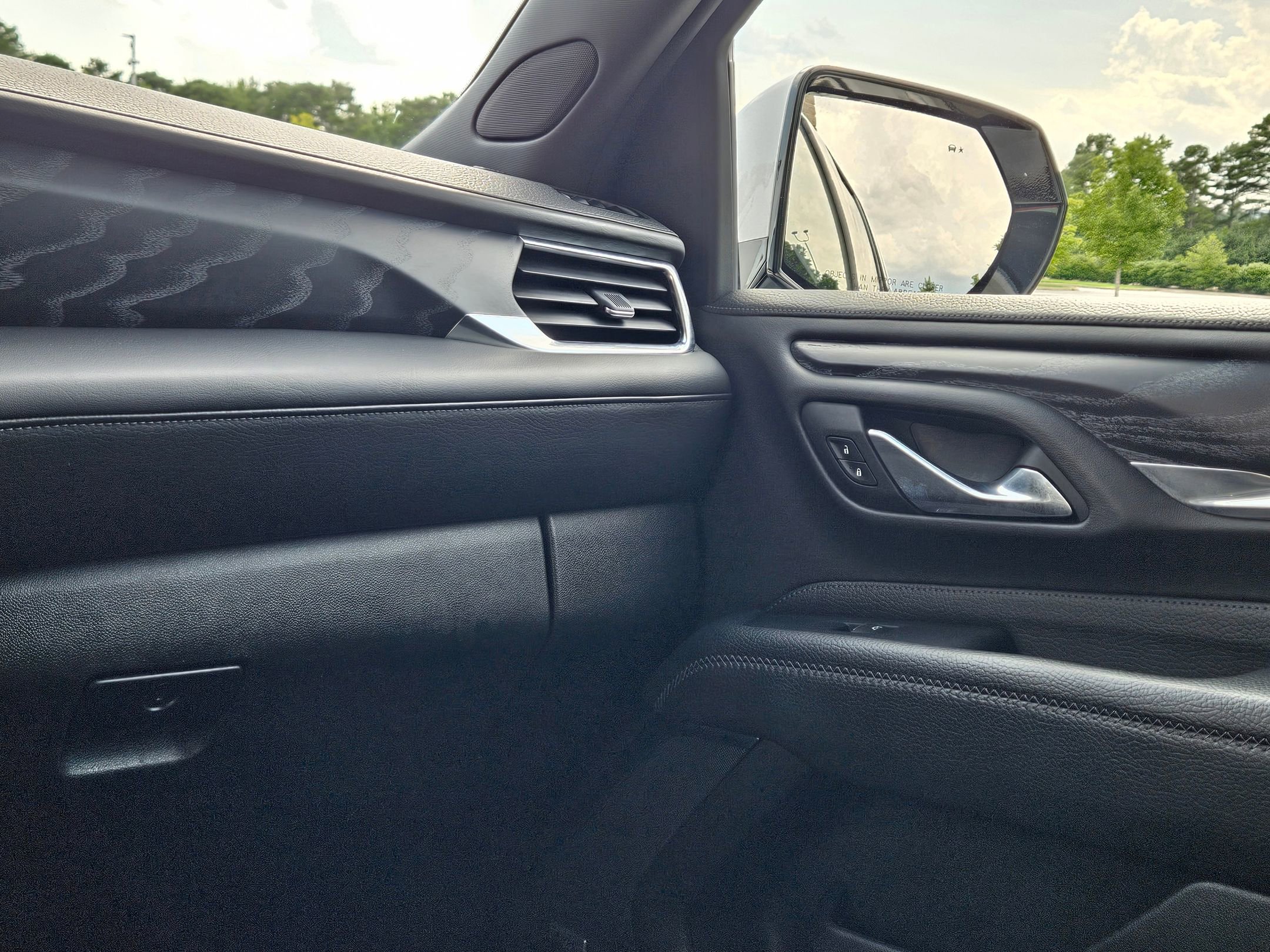2023 Gmc Yukon Denali photo 9