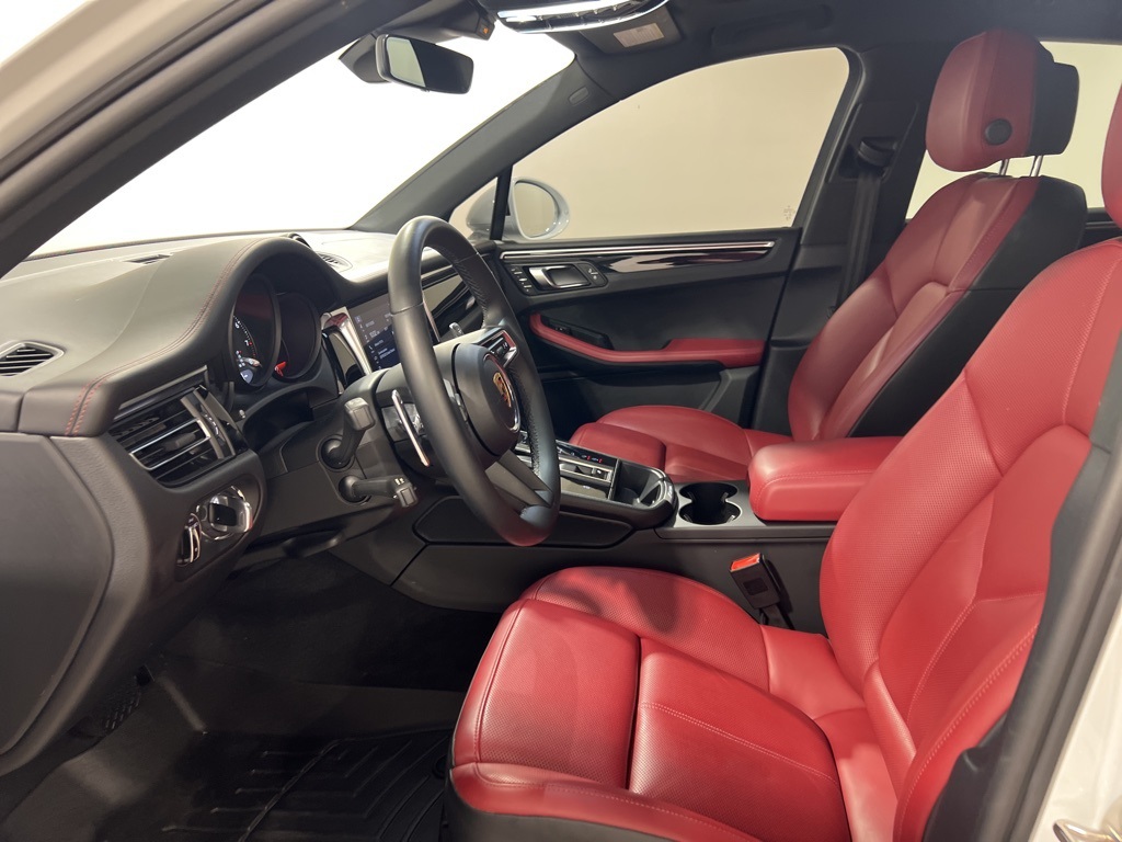 2023 Porsche Macan Base photo 10