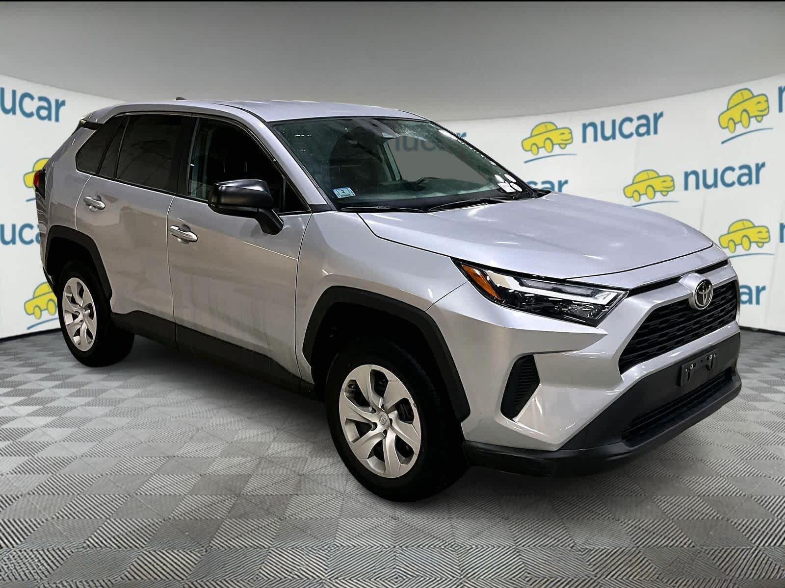 2024 Toyota RAV4 LE's photo