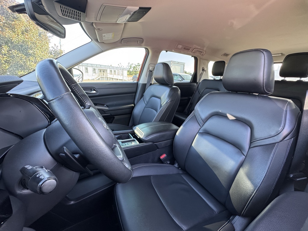 2023 Nissan Pathfinder SL photo 8