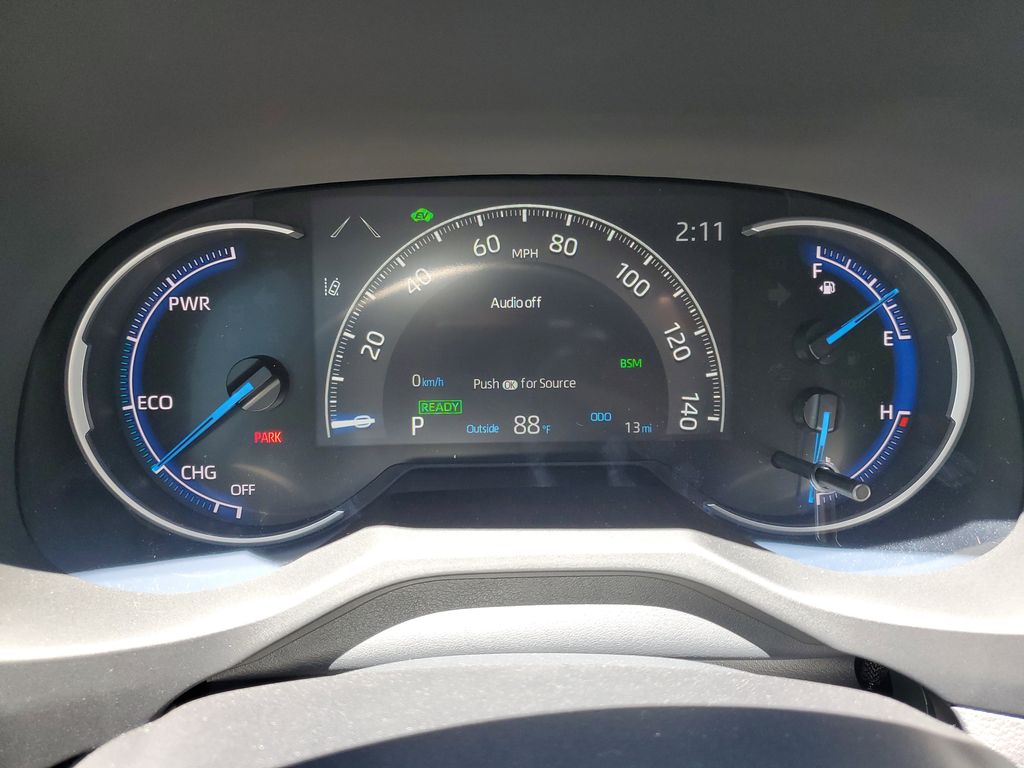 2025 Toyota RAV4 Hybrid XLE photo 19
