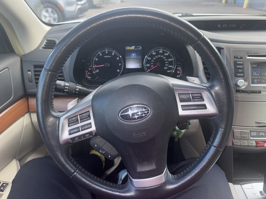 2014 Subaru Outback 2.5i Limited photo 3