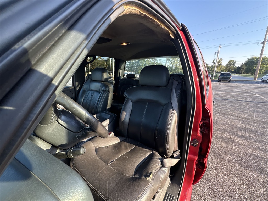 2001 Chevrolet Silverado 2500HD LT photo 12
