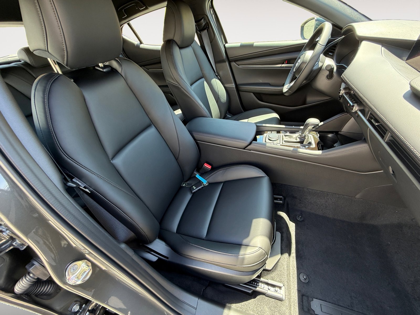 2025 Mazda Mazda3 Hatchback 2.5 Select Sport photo 18