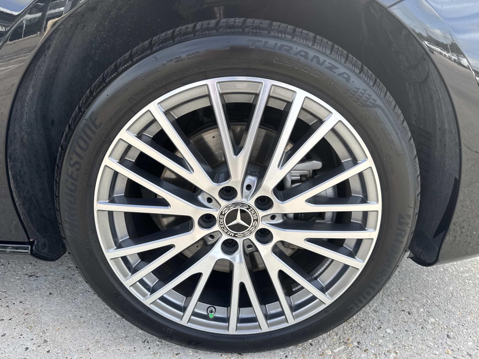 2025 Mercedes Benz CLA 250 photo 4