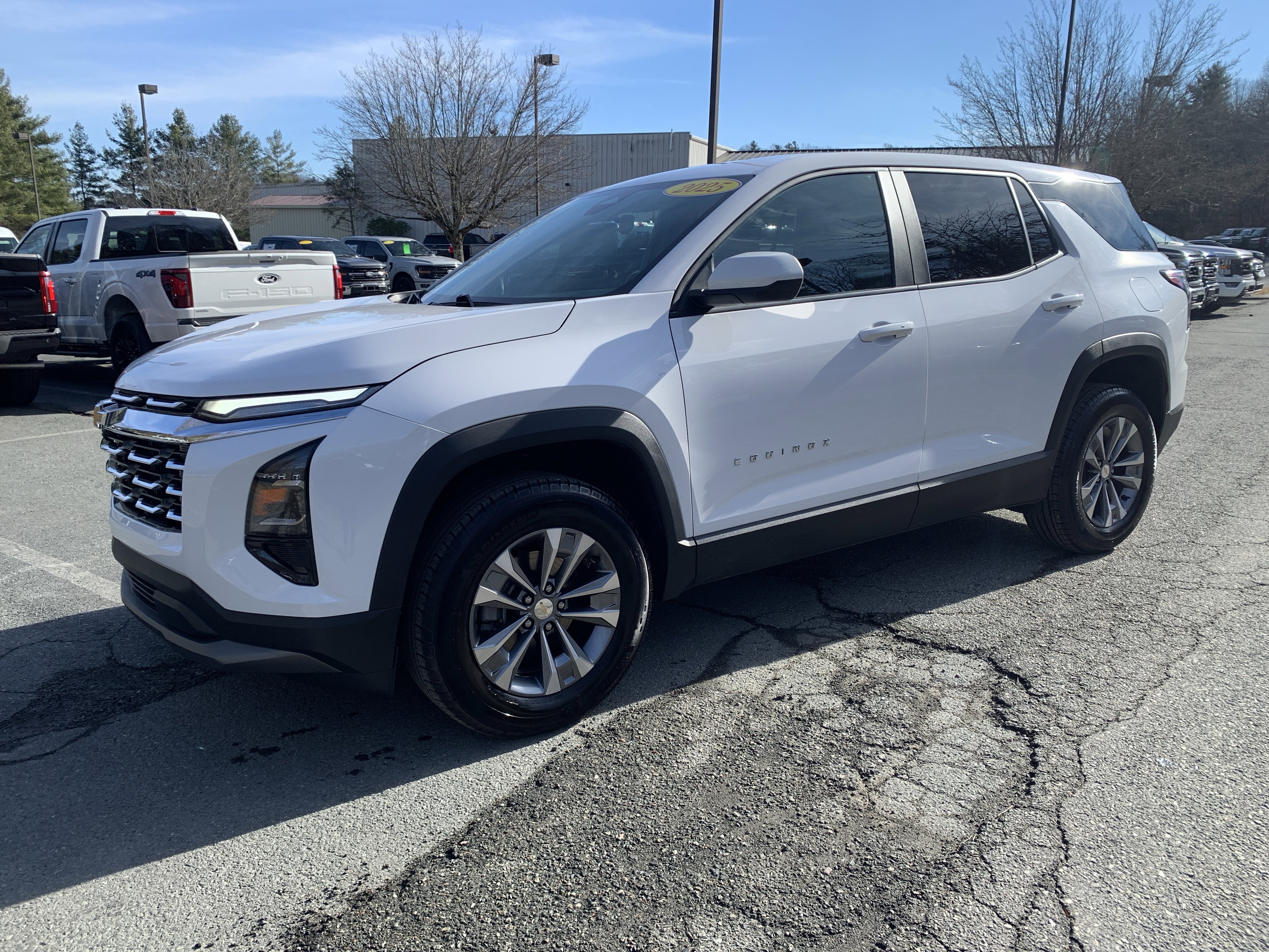2025 Chevrolet Equinox LT's photo