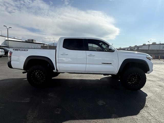 2022 Toyota Tacoma TRD Off-Road V6 photo 4