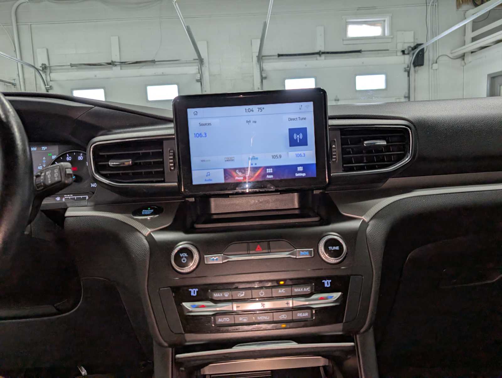 2020 Ford Explorer XLT photo 29