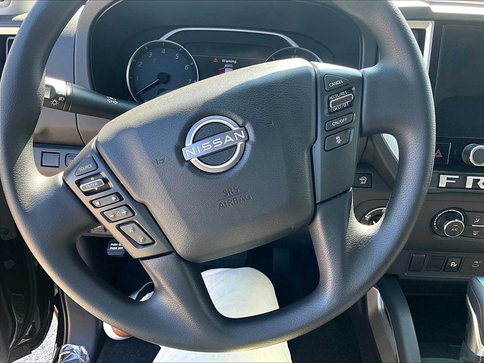 2025 Nissan Frontier SV photo 12