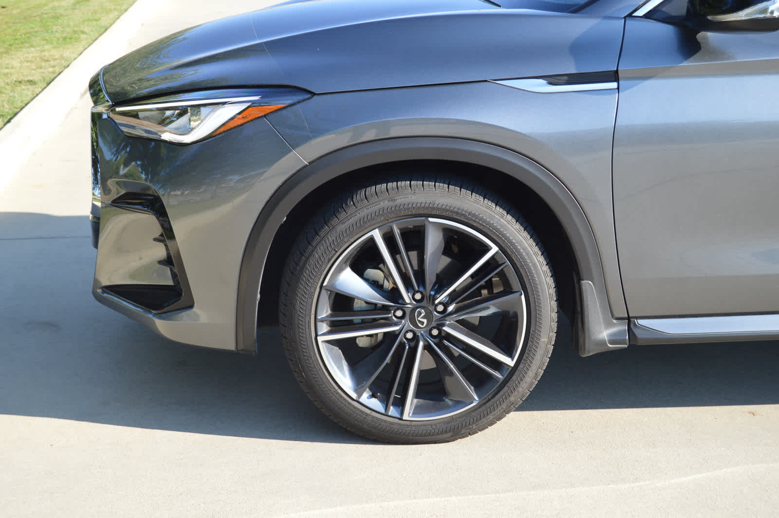 2025 Infiniti QX55 Luxe photo 7