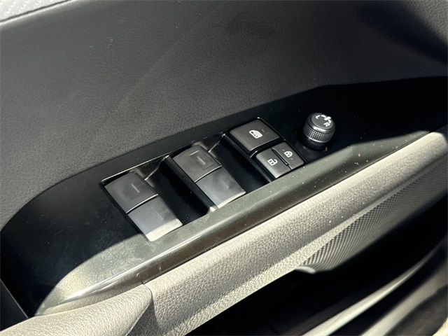 2025 Toyota Camry SE photo 14
