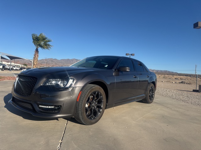 2022 Chrysler 300 Touring L's photo