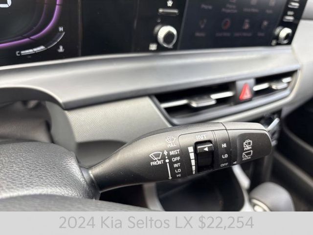 2024 Kia Seltos LX photo 15