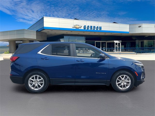 2022 Chevrolet Equinox LT photo 3