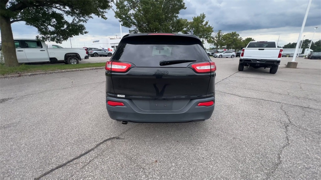 2017 Jeep Cherokee Sport Altitude photo 6