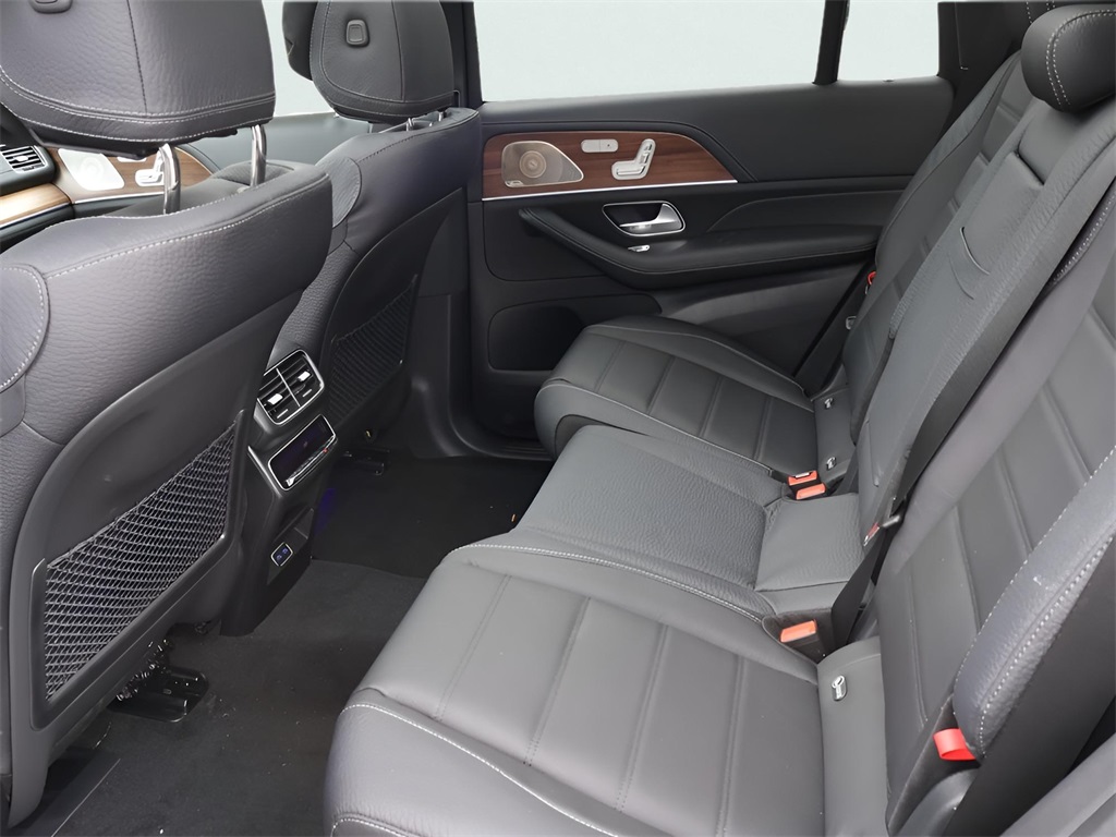 2025 Mercedes Benz GLS 580 4MATIC photo 23