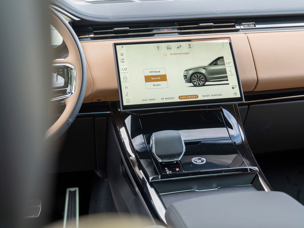 2025 Land Rover Range Rover Sport SE photo 11
