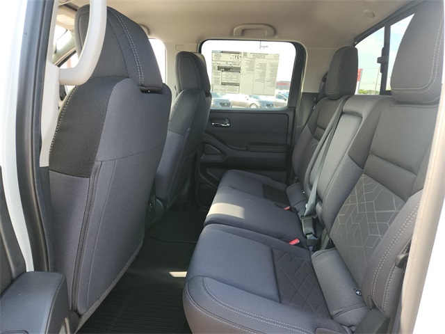 2025 Nissan Frontier Crew Cab SV photo 7