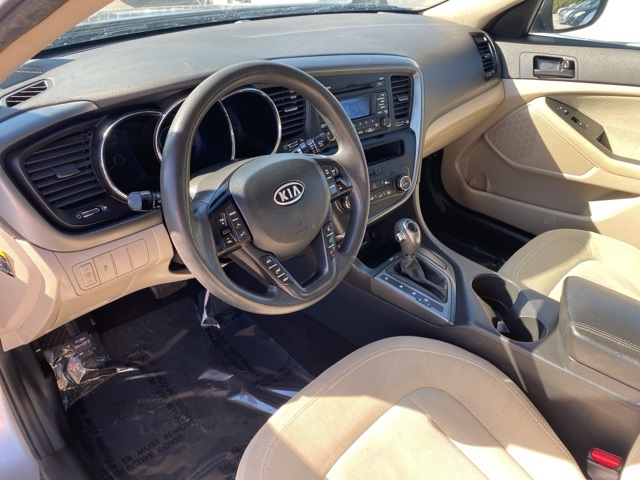 2011 Kia Optima LX photo 7