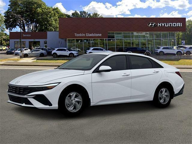 2026 Hyundai Elantra SE photo 2