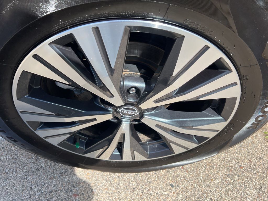 2023 Nissan Rogue SV photo 38