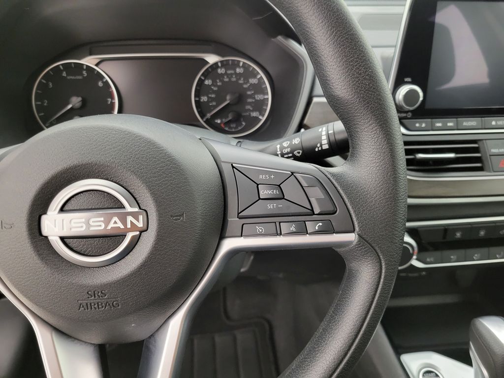 2024 Nissan Altima 2.5 SV photo 3