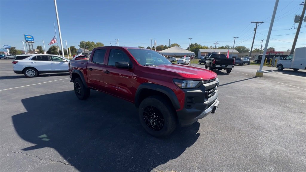 2024 Chevrolet Colorado Trail Boss photo 2