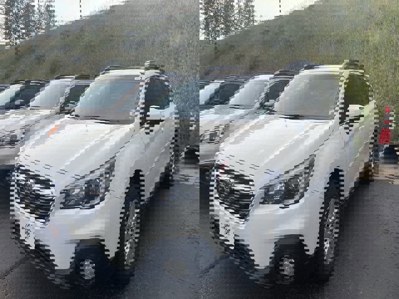 2018 Subaru Outback Premium photo 2