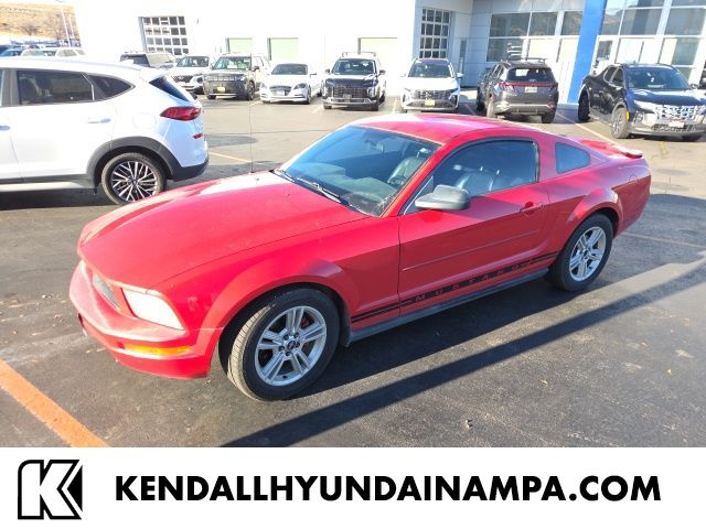 2007 Ford Mustang Deluxe's photo