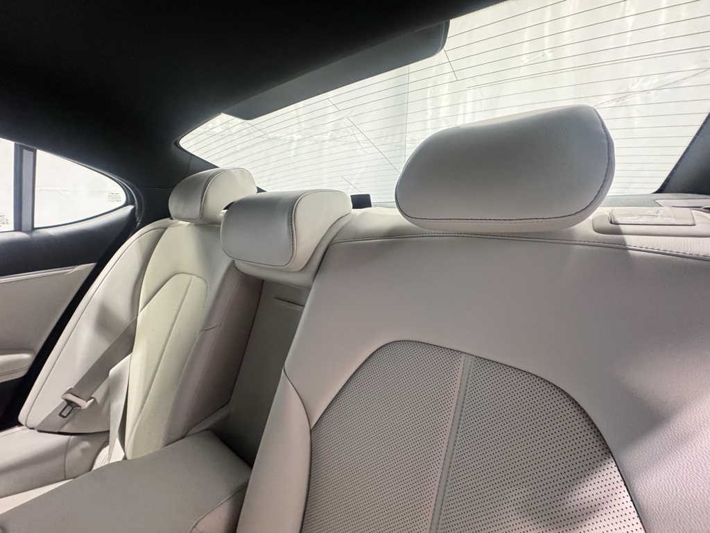2025 Genesis G70 2.5T photo 24