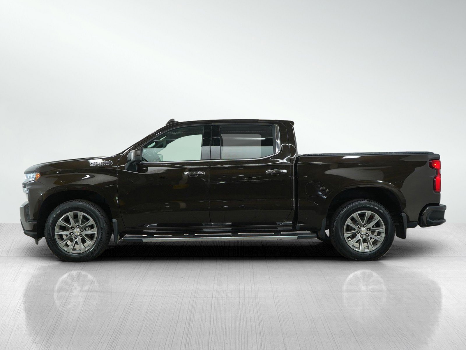 Used 2019 Chevrolet Silverado 1500 High Country with VIN 1GCUYHED8KZ204337 for sale in Bloomington, Minnesota