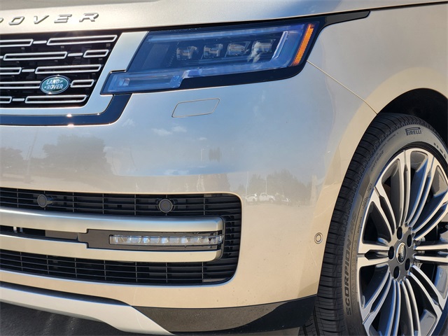 2025 Land Rover Range Rover SE photo 5