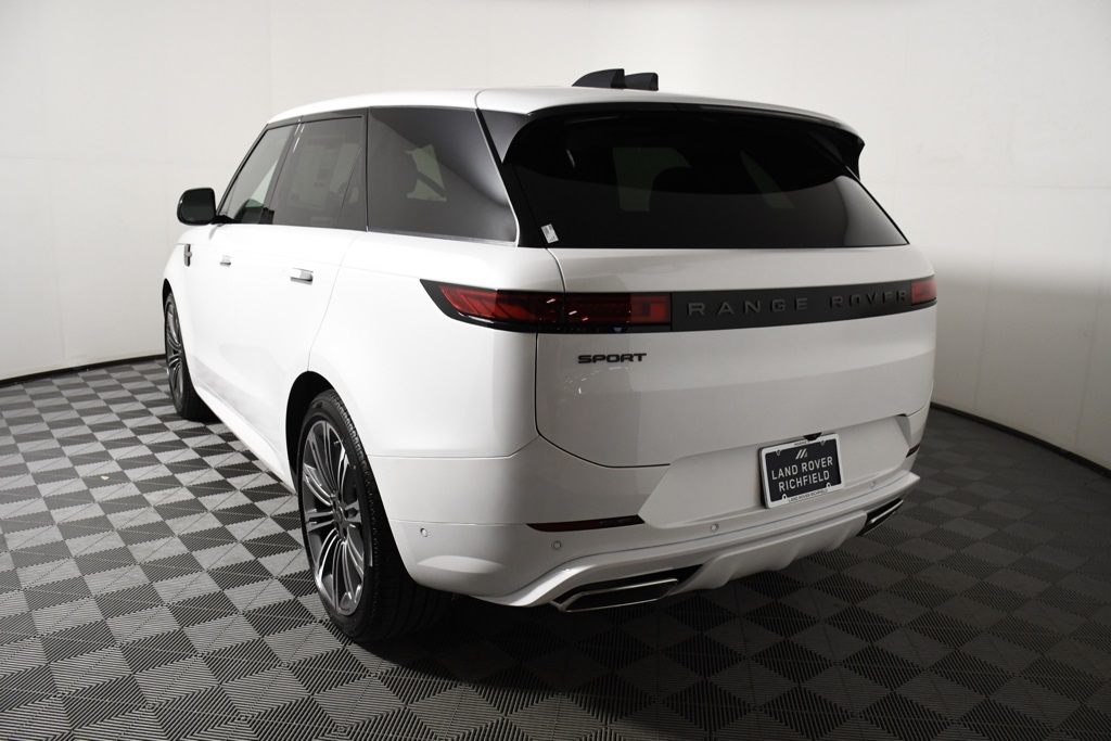 2025 Land Rover Range Rover Sport SE photo 3