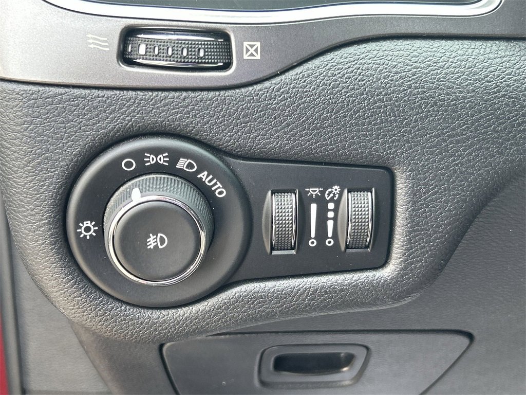 2019 Jeep Cherokee Latitude photo 18