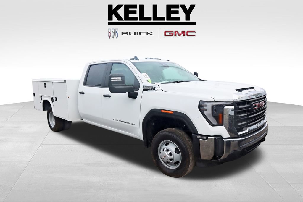 2025 GMC Sierra 3500 Chassis Cab Pro's photo