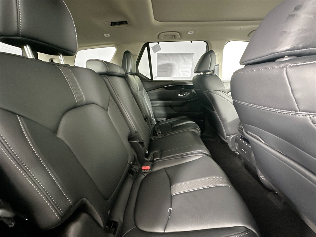 2025 Honda Pilot Touring photo 29