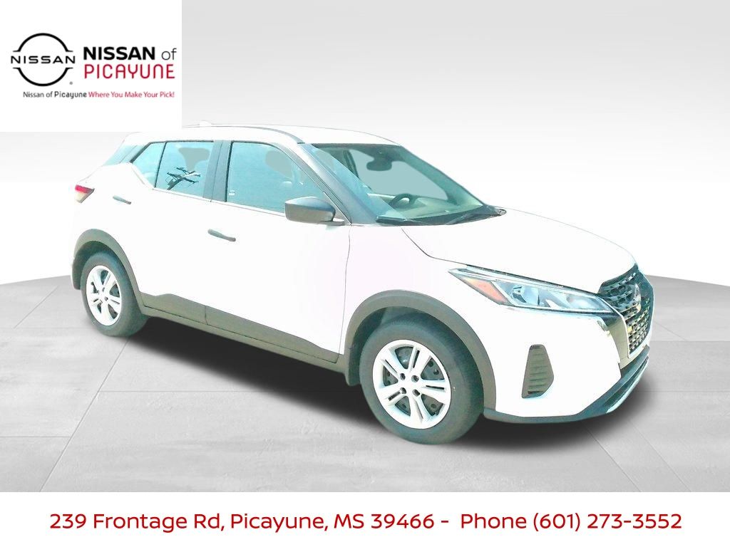 2025 Nissan KICKS PLAY Base's photo