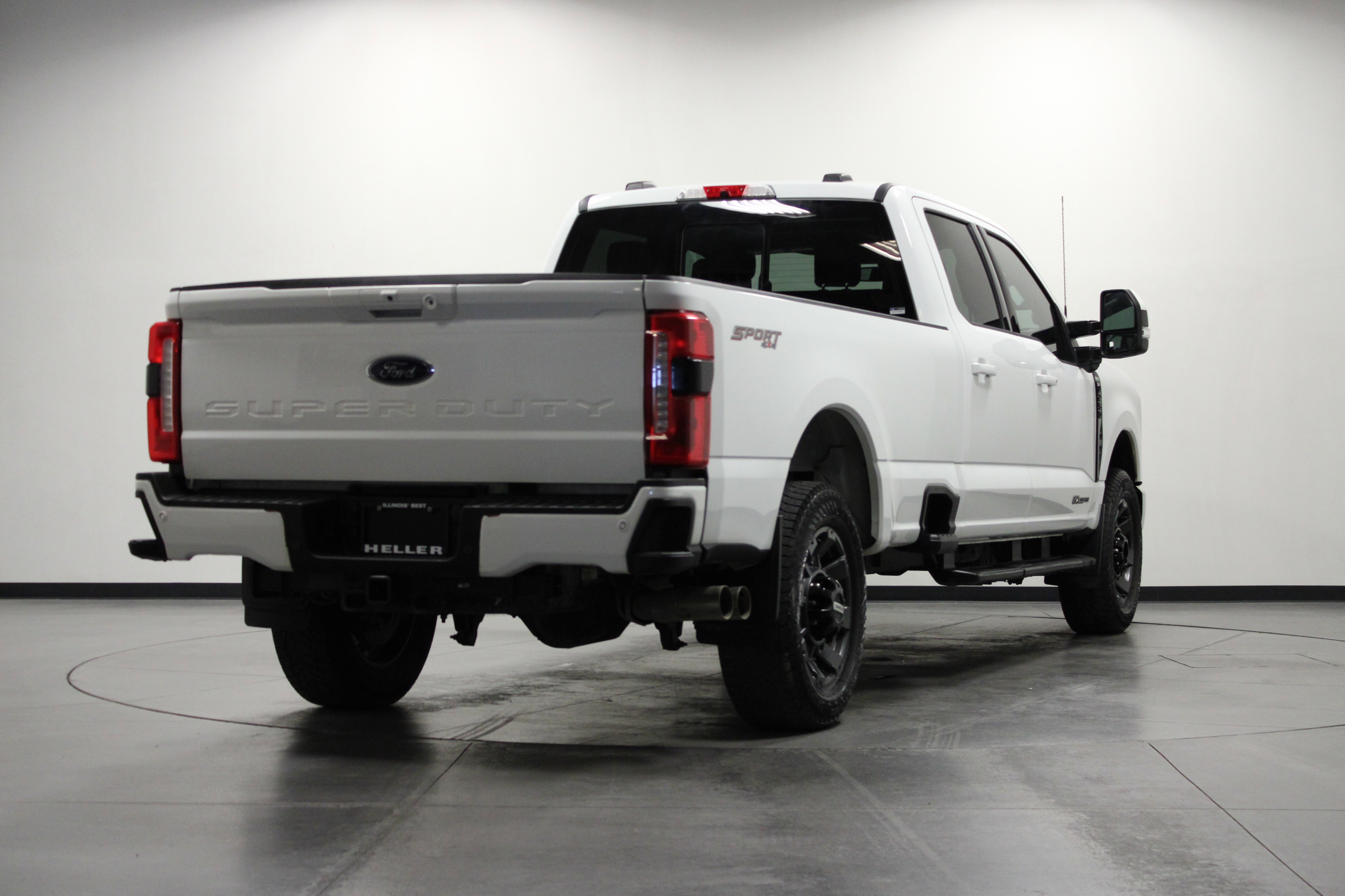 2023 Ford F-250 Lariat photo 3