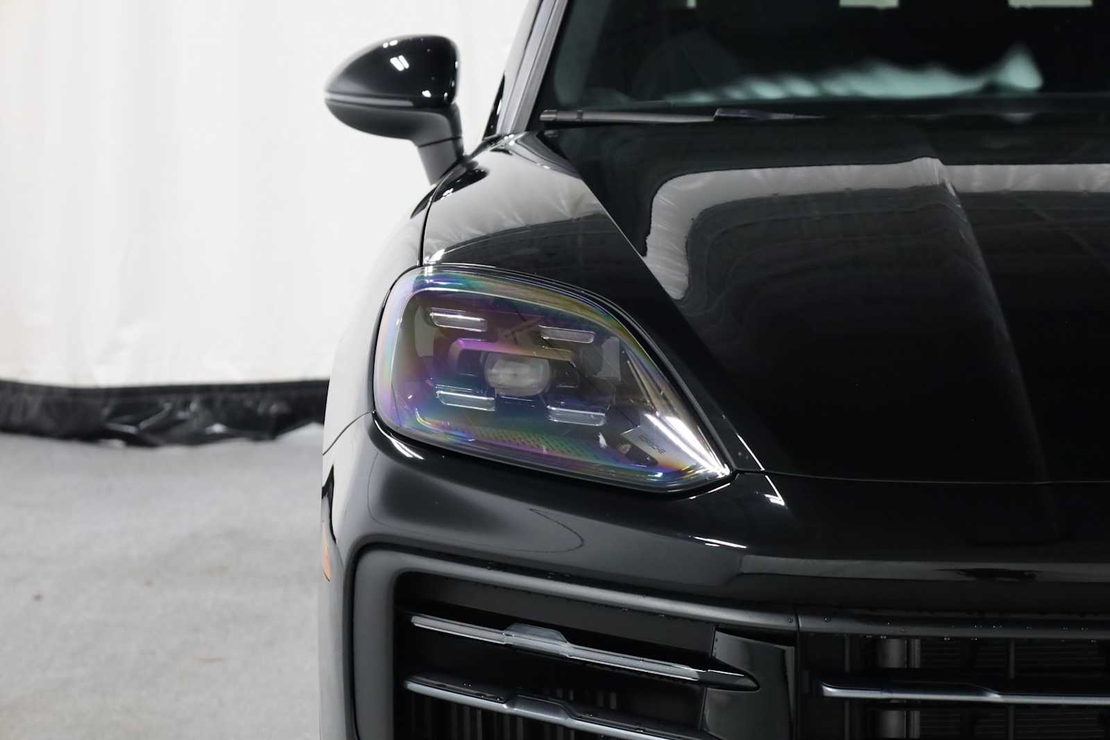 2024 Porsche Cayenne photo 11