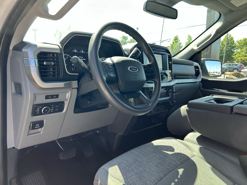2022 Ford F-150 XL photo 13