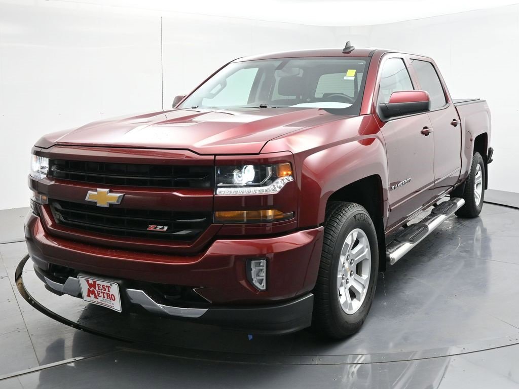 Used 2016 Chevrolet Silverado 1500 LT with VIN 3GCUKREC0GG155222 for sale in Monticello, Minnesota